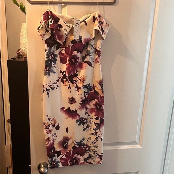 Dresses & Skirts - Floral Off-Shoulder Dress
